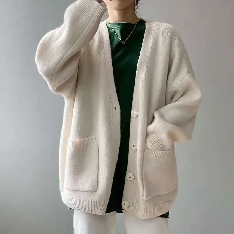 Evelyn - Women's Oversized V-Neck Knit Cardigan