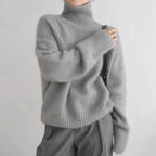 Ara - Women's Oversized Cashmere Turtleneck with Ribbed Trim