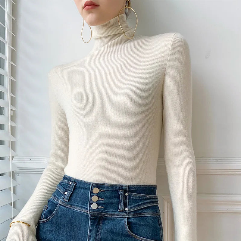 Leila - Women's Slim-Fit Cashmere Turtleneck