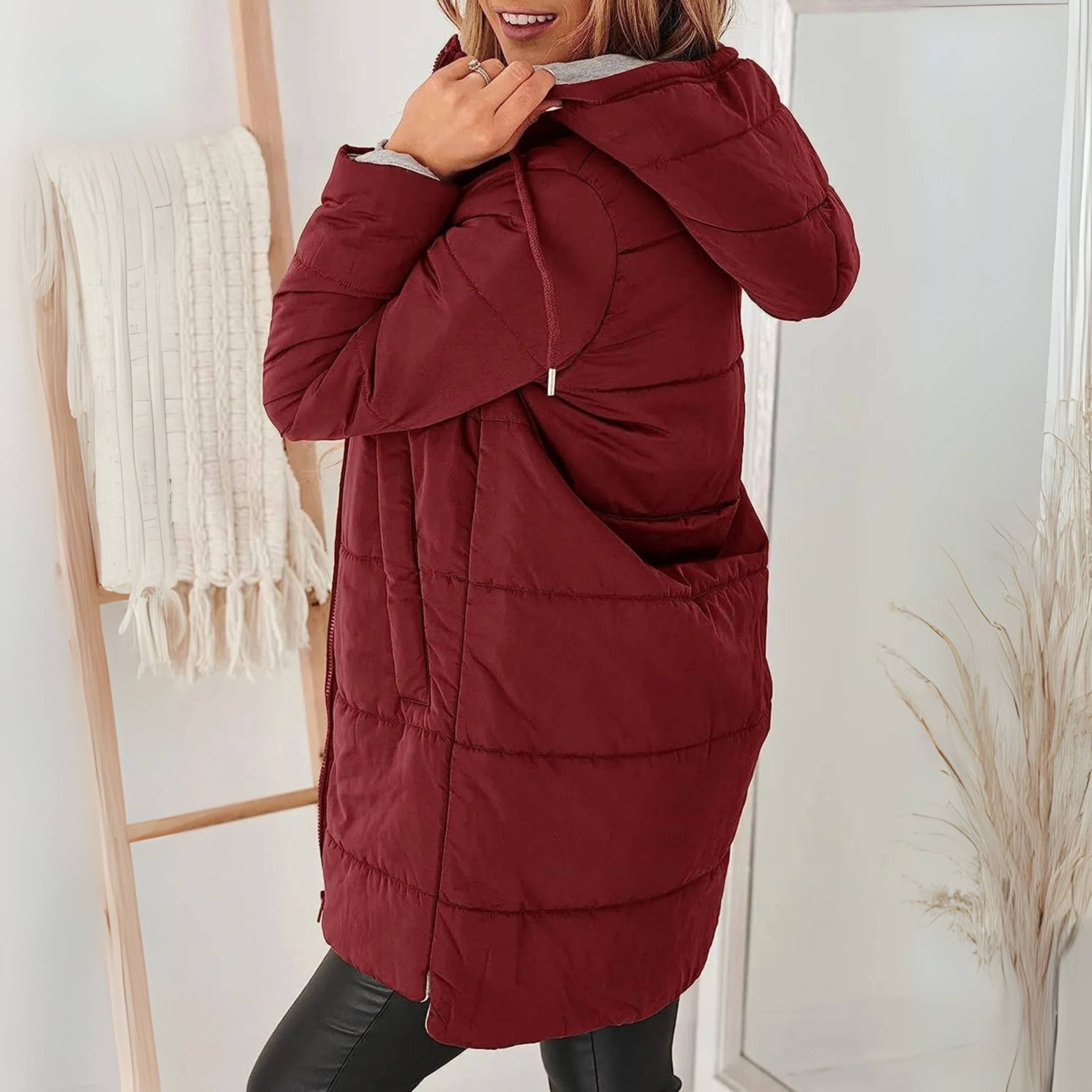 Noelle - Women's Quilted Puffer Jacket with Drawstring Hood