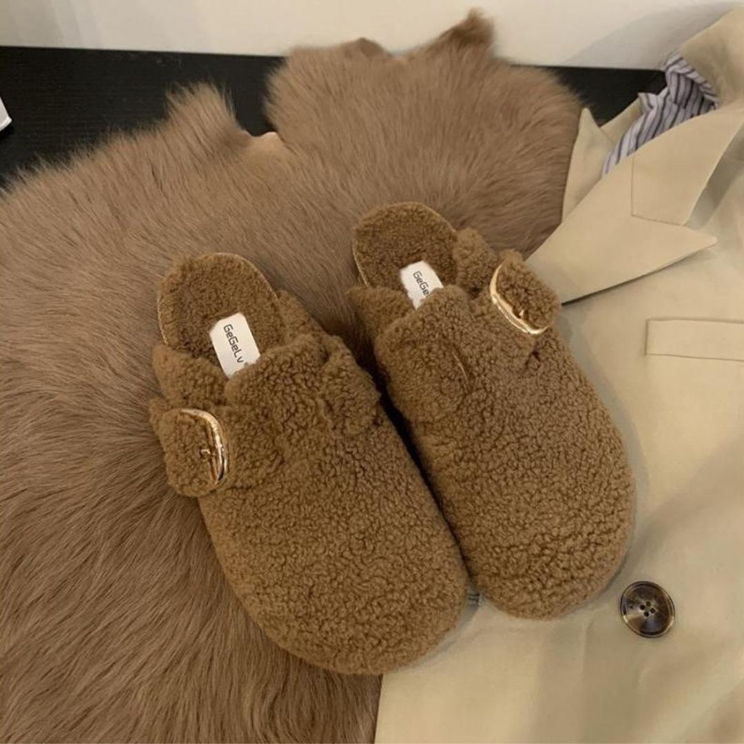 Rainn - Women's Shearling Clog Slippers with Buckle Strap
